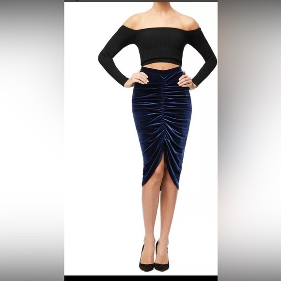 Good American Ruched Velvet Skirt size 3 color blue - Picture 2 of 10